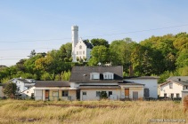 Empfangsgebäude Lietzow mit Schloss Lietzow