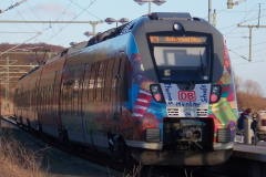 442 354 am 26.02.2016 im Bahnhof Lietzow.
