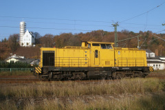 V 150.01 (ex. 110 961-0) fährt durch den Bahnhof Lietzow