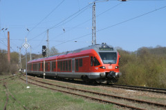 Am 20. April 2010 fährt ein Flirt in den Bahnhof Sagard ein.
