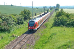 Flirt vor Haltepunkt Sagard