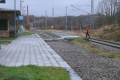 Blick Überweg Bahnsteig 2 Sagard 2011