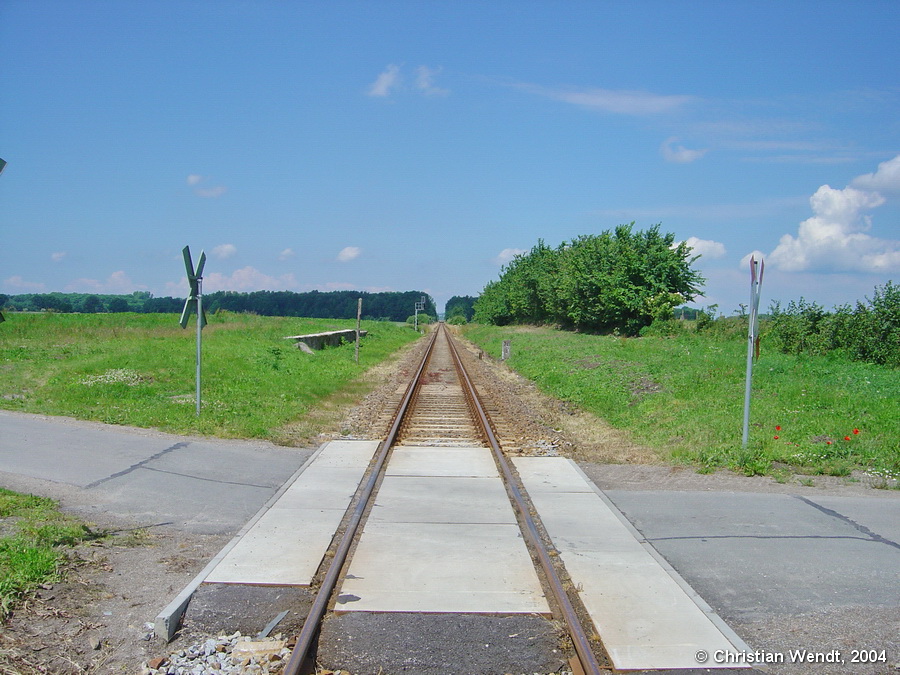 Bahnbergang Manschenhagen 2004 mit Laderampe