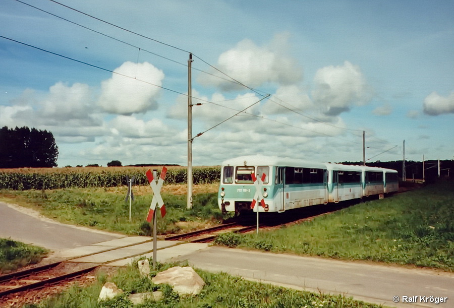 Bahnbergang Manschenhagen mit Oberleitung