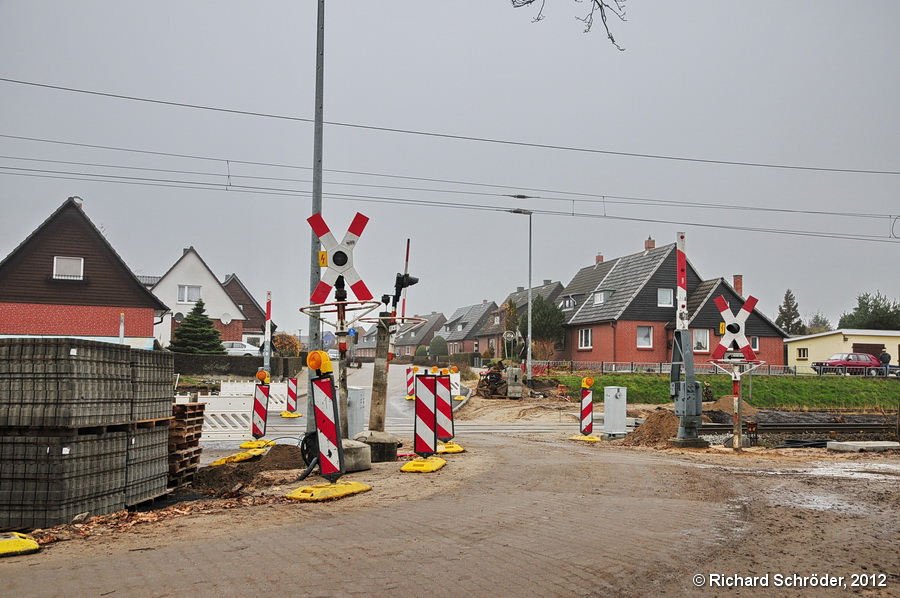 Bahnübergang Richard Suhr Siedlung Umbau 1