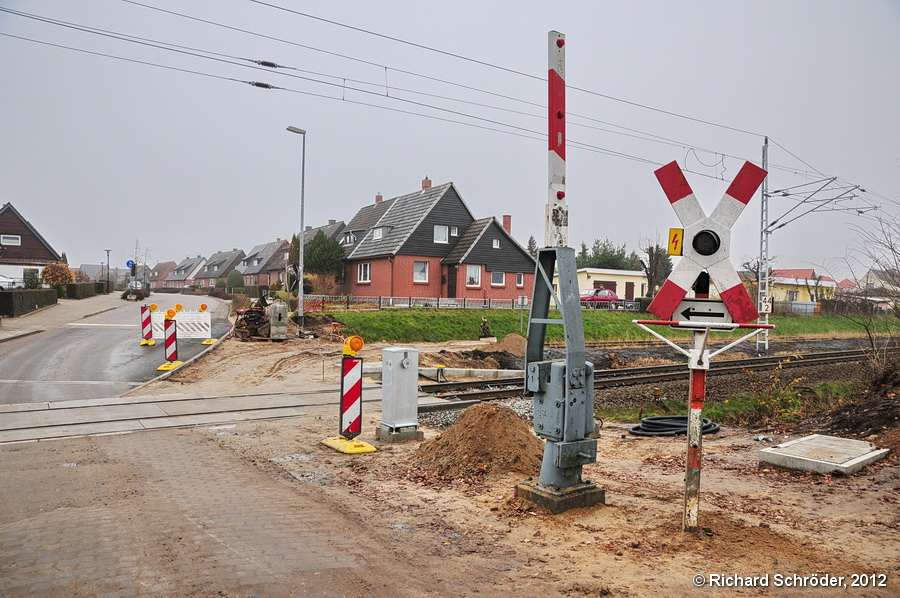 Bahnübergang Richard Suhr Siedlung Umbau 2