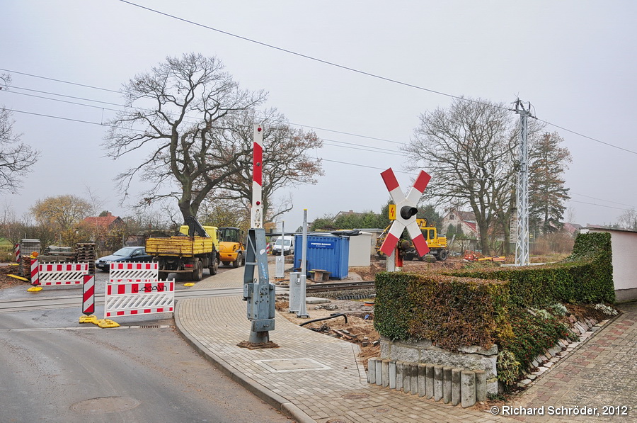 Bahnübergang Richard Suhr Siedlung Umbau 3