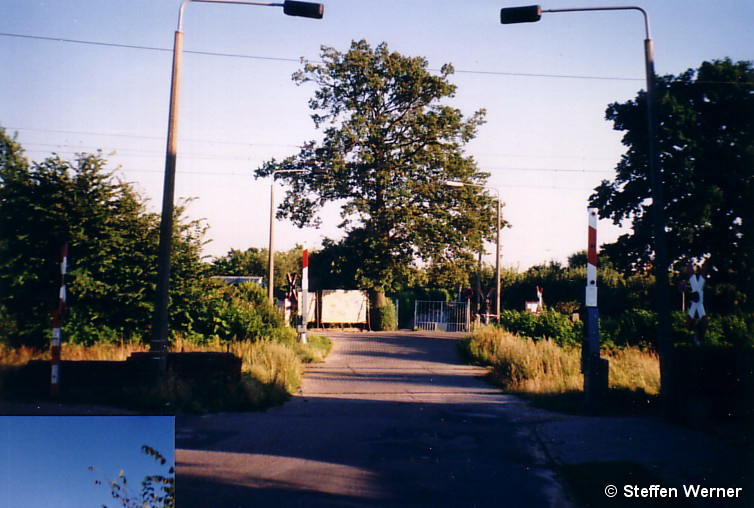 Bahnbergang Richard Suhr Siedlung Bild 11