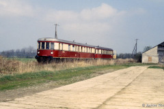 VT 137 099 in Behrenwalde am 27.04.1996