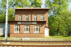 Bahnhofsgebäude Buchenhorst im Juni 2004