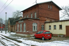 Bahnhofsgebäude Gelbensande im Jahr 2008