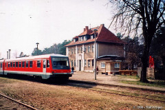 Ein Triebwagen der Baureihe 628 in Graal-Müritz.