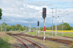 Ausfahrt von Bahnsteig 3 Rövershagen