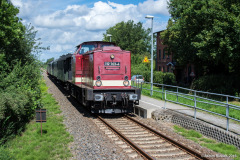 112 703-4 und 86 1333-3 im Haltepunkt Saatel - Bild 1