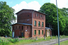Bahnhofsgebäude Saatel