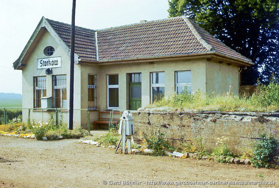 Bahnbergang Starkow - Bild 1