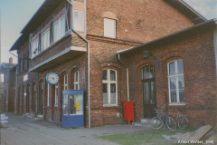 Bahnhofsgebäude Velgast September 1998
