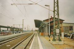Sommer 1999 - Installation des Bahnsteigdaches