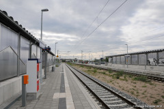 Warnemünde Werft - Bahnsteig - Bild 1