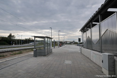 Bahnsteig und Bushaltestelle Warnemünde Werft