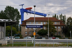 Warnemünde Werft - Werftkran und Verwaltungsgebäude